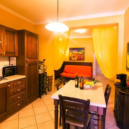 Oasis Aparthotel 4*